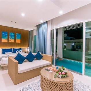 هتل Fishermen’s Harbour Urban Resort