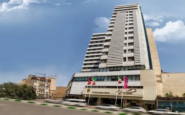 سالن آمفی تئاتر هتل سی نور مشهد