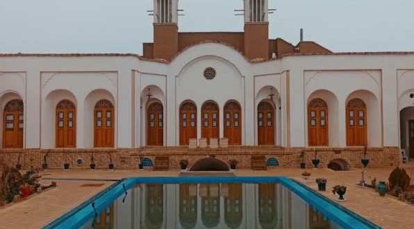 هتل بوتیک افصح الدوله بادرود