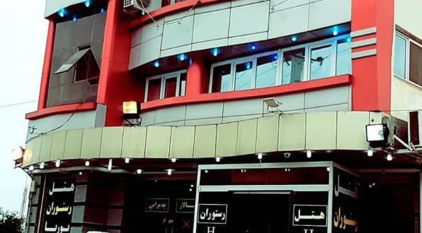 هتل پوریا عجم آزادشهر
