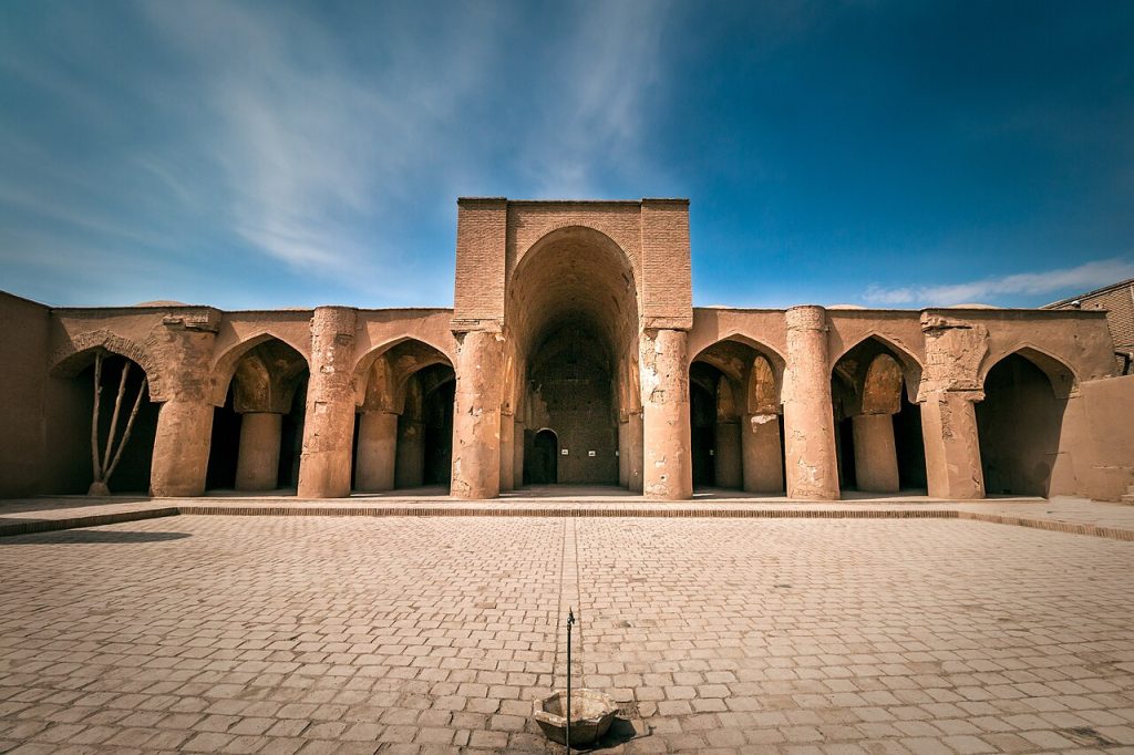 نماد شهر دامغان: تاریخانه دامغان
