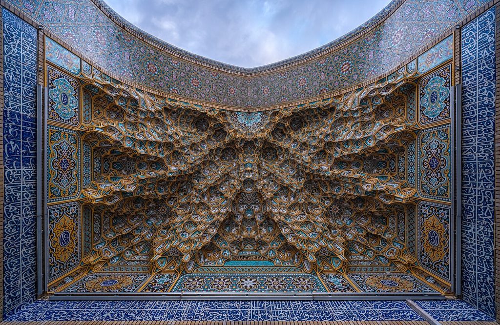 نماد شهر قم: حرم حضرت معصومه (س)
