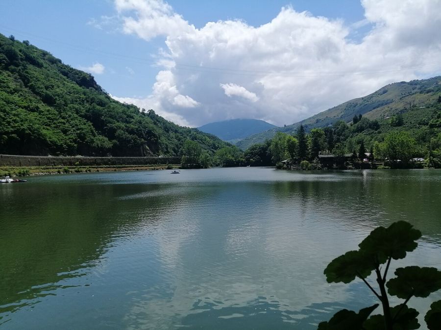 دریاچه سرا